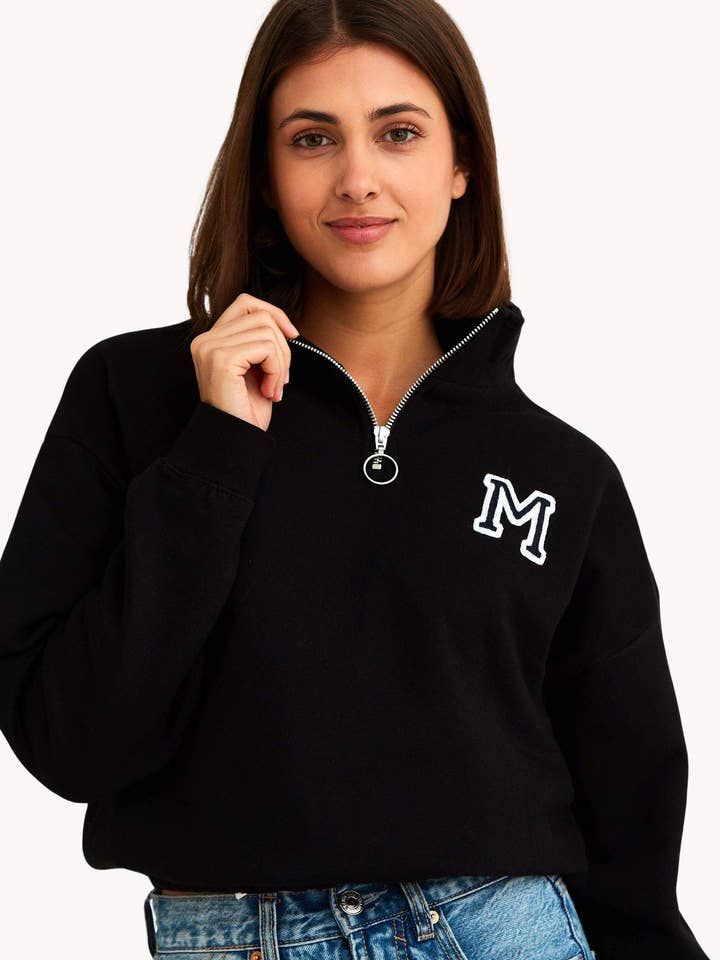 SCHWARZER CROP-ZIPPER-HOODIE | MIKRO INITIALEN für den Großhandel von Anitials