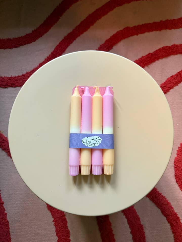 Bougies Teintées Neon Dip Lot de 4 Rose Beige - Décoration Premium Teintée à la Main pour la vente par Wichtigedinge