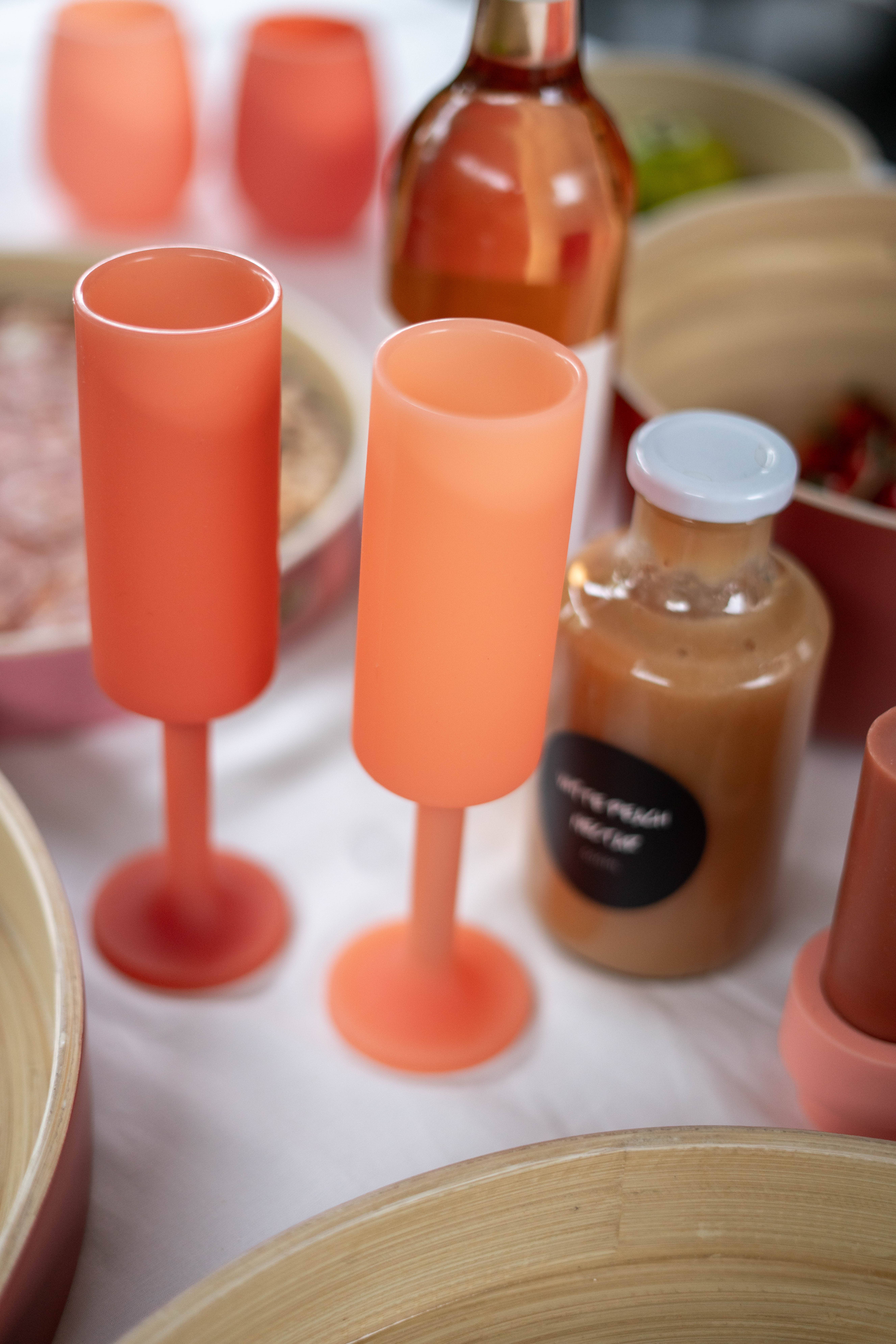 porter green | style + sustainability - Vente Flûtes de champagne - Terra + Peach | Seff | Flûtes à champagne incassables en silicone8