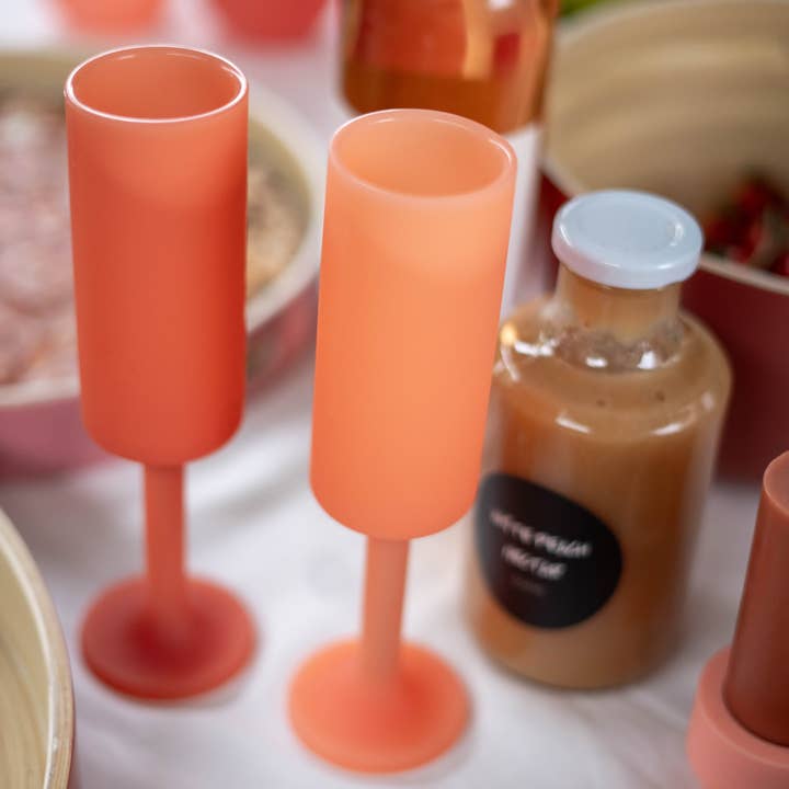 porter green | style + sustainability - Vente Flûtes de champagne - Terra + Peach | Seff | Flûtes à champagne incassables en silicone8