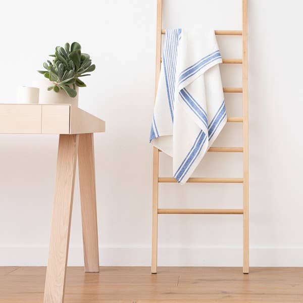 LinenMe - Wholesale Bath Towel - Linen Bath Towel Off White Blue Tuscany1