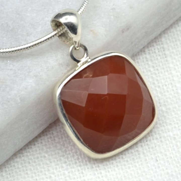 Simply Onyx Silver Pendant for wholesale by Didi Bahini Fair Trade