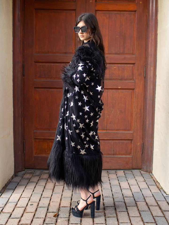 Manteau en fausse fourrure Penny Deluxe Starina pour la vente par Jennafer Grace