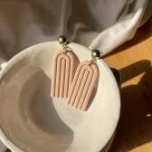 LONG BEACH- BOUCLES D'OREILLES ARGILE POLYMÈRE for wholesale by Maman Hippie Brand