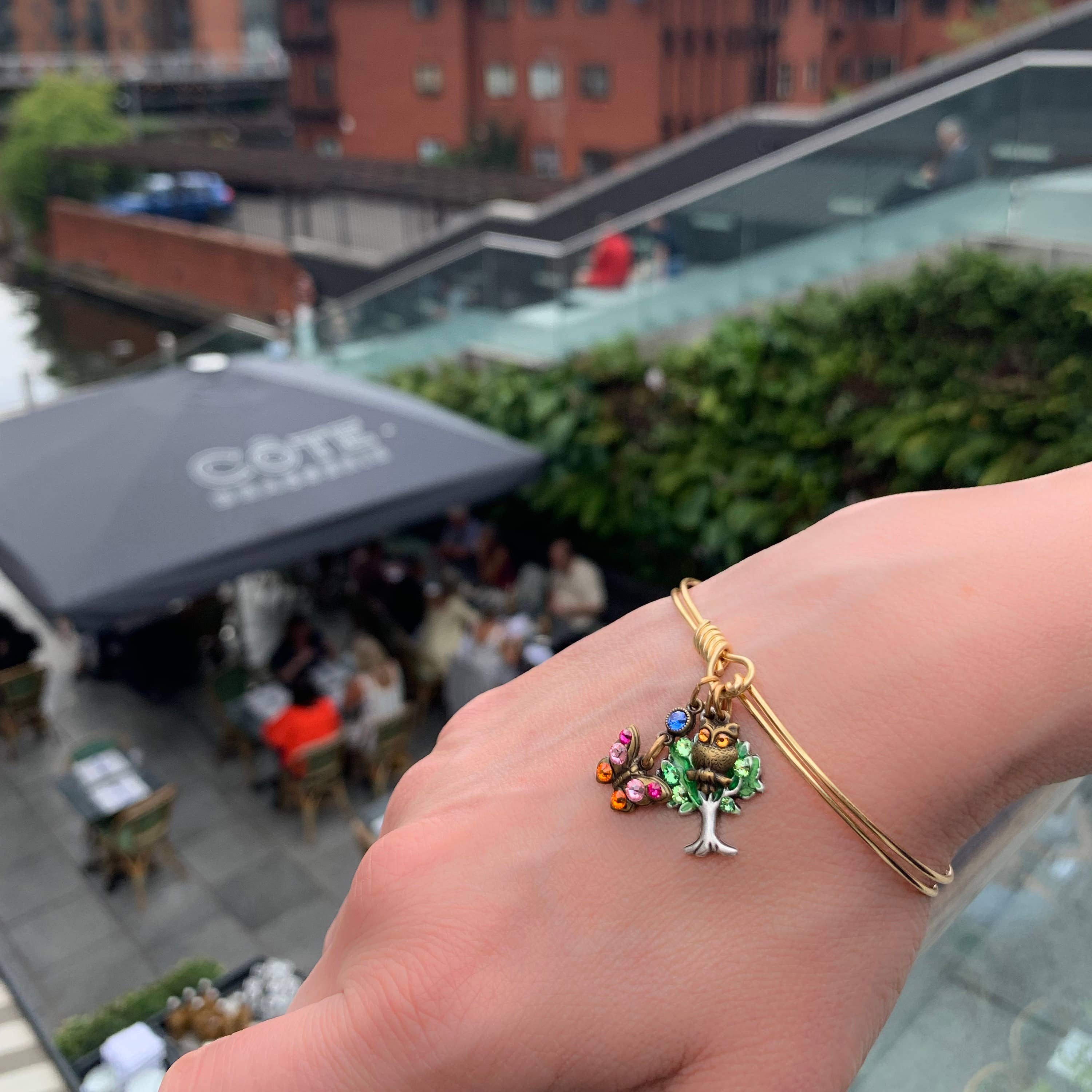 Anne Koplik Designs, Inc. - Venta al por mayor Pulseras de abalorios/colgantes - Brazalete con colgante Crystal Jumble de Woodland Companions1