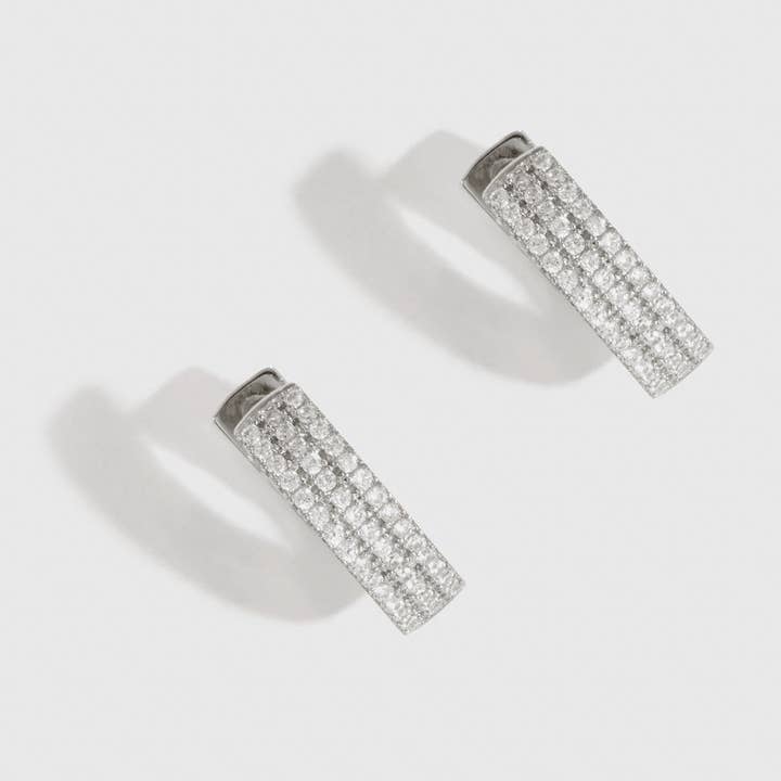 Huggies Triple Rang Pavé pour la vente par DRAE COLLECTION