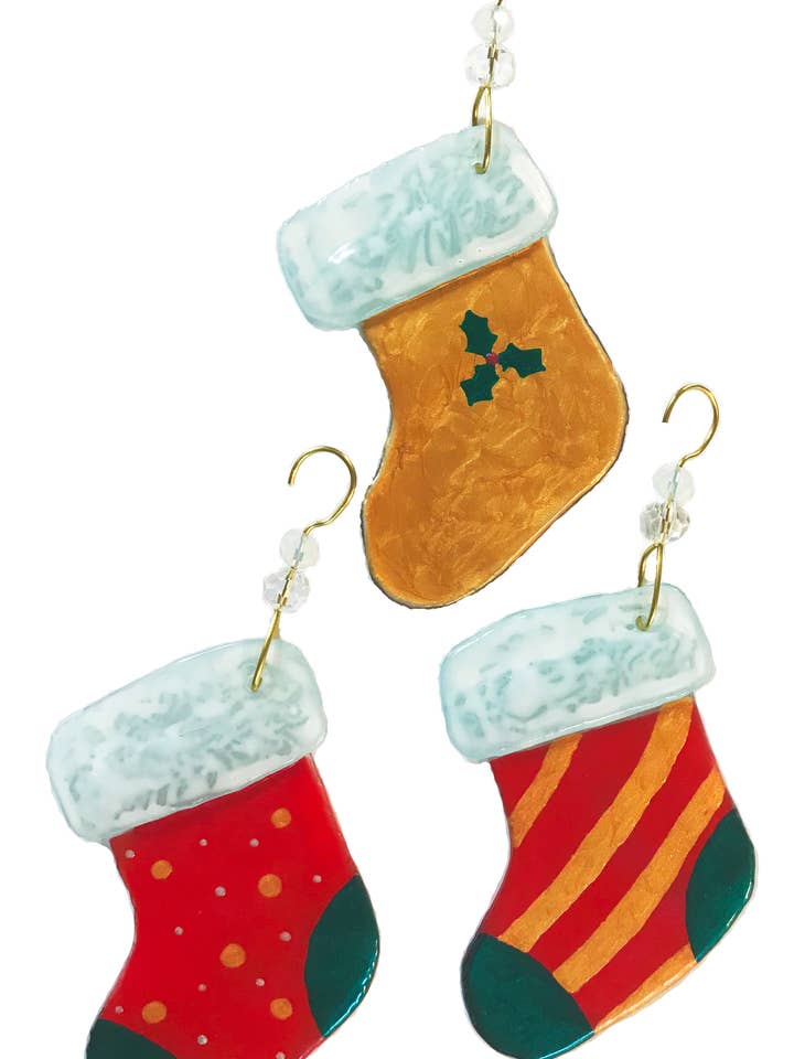 Ornement fusionné - Chaussette en verre peint à paillettes pour la vente par Wine Bottle Art