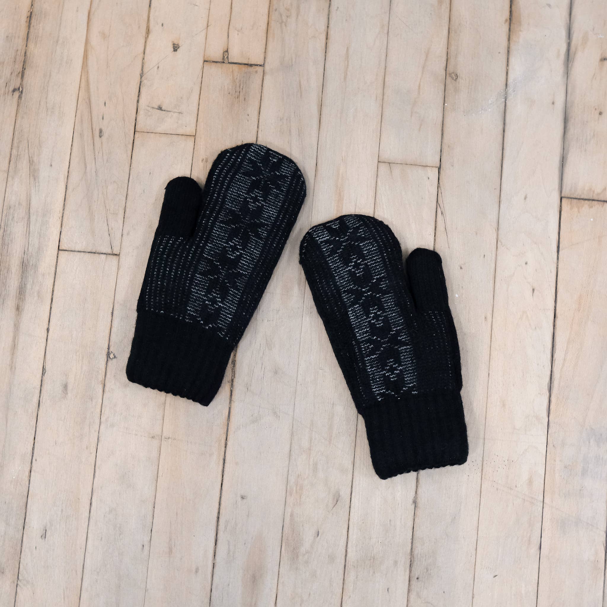 Karma Nepal Crafts - Wholesale Gloves - Unisex - Knitted Snowflake Unisex Winter Fleece Lined Mitten10