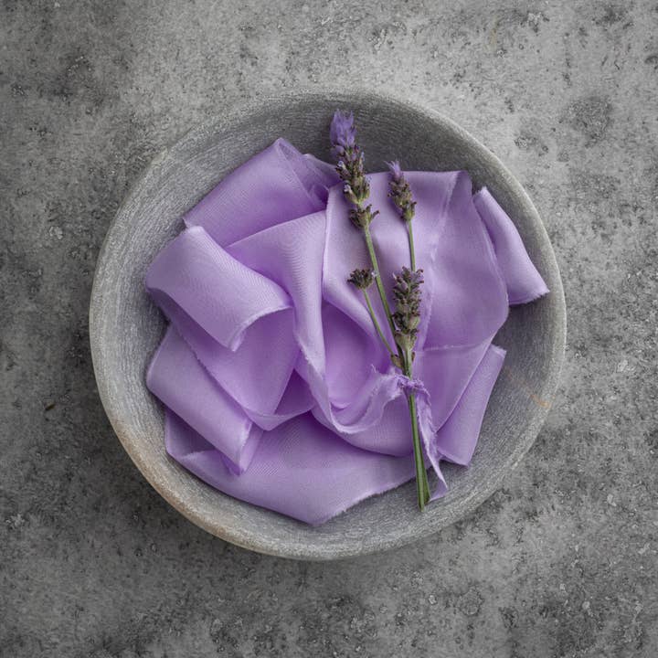 Big Daisy - Wholesale Ribbon - Gift Wrapping - Silk Habotai Ribbon #32 LAVENDAR