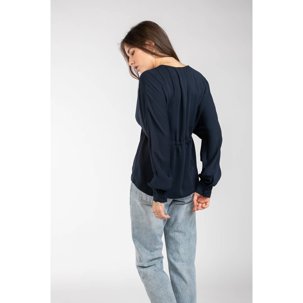 Naked Zebra Rack – Großhandel Bluse – Damen – Bluse mit Raglanärmeln und Bindedetail auf der Vorderseite9