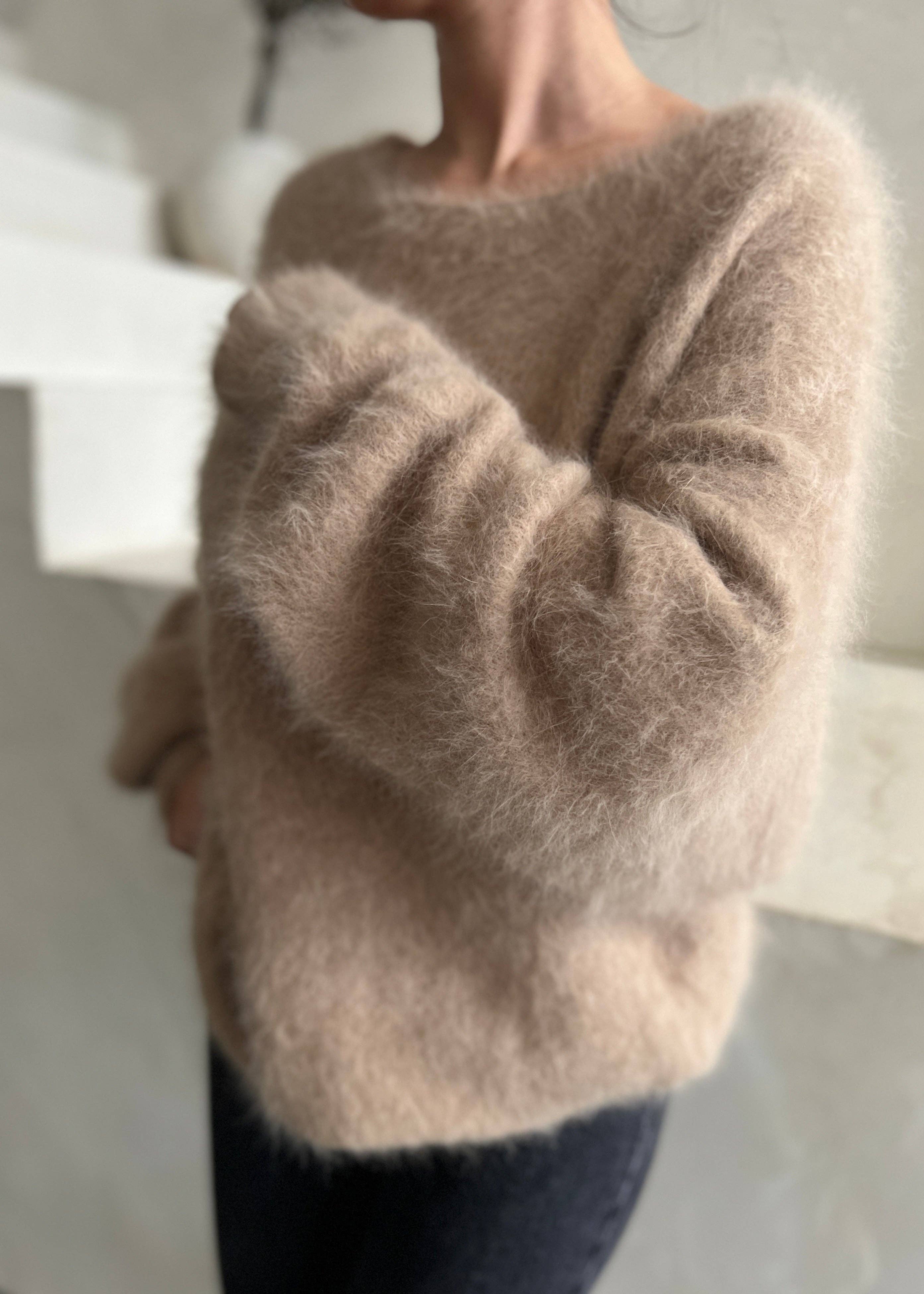 ROSYLEIA - Wholesale Tunic Sweater - Women's - Oversized Alpaca Wool Sweater11