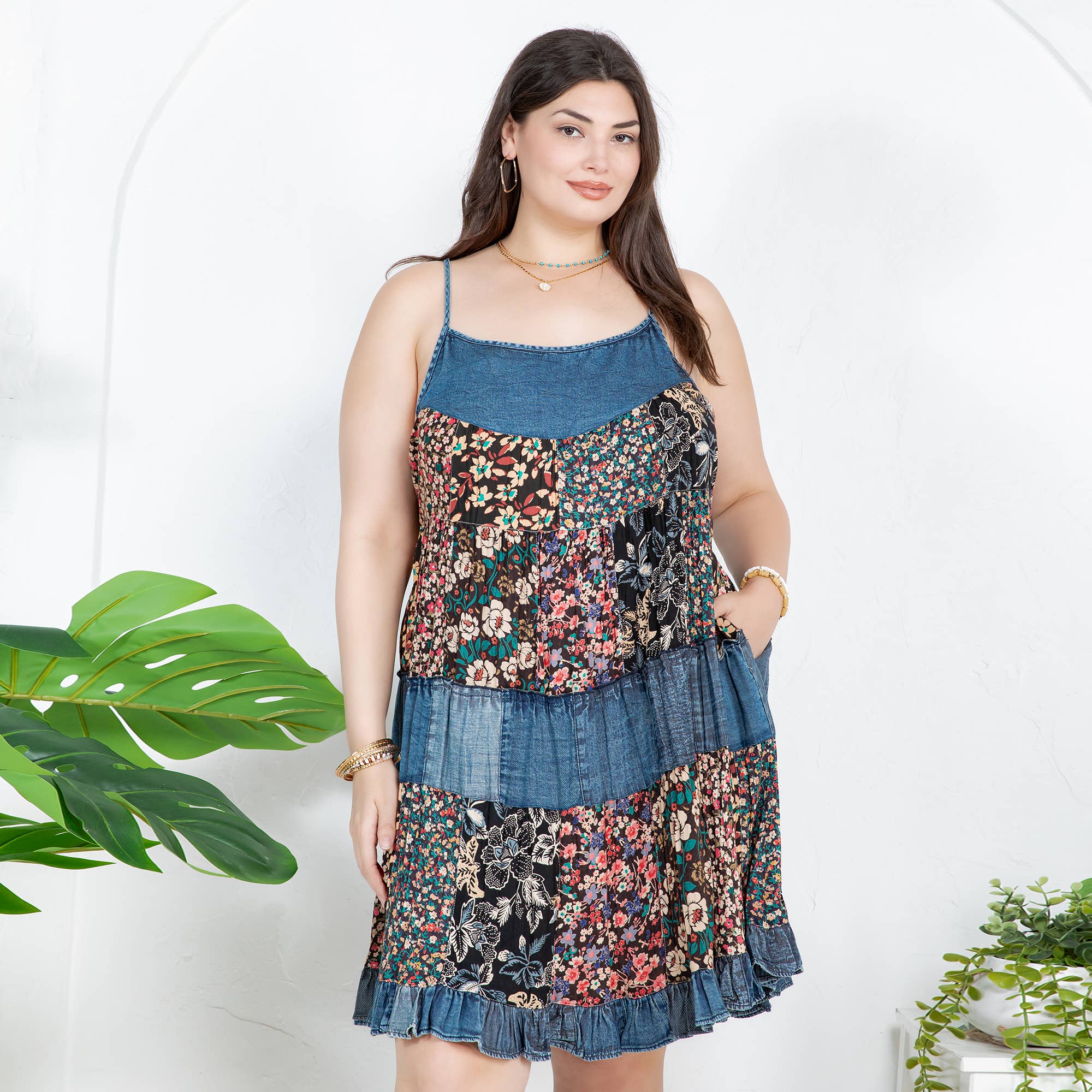 Floral Robe Babydoll Coquette à Bretelles avec Empiècement en Denim en vente sur Faire10