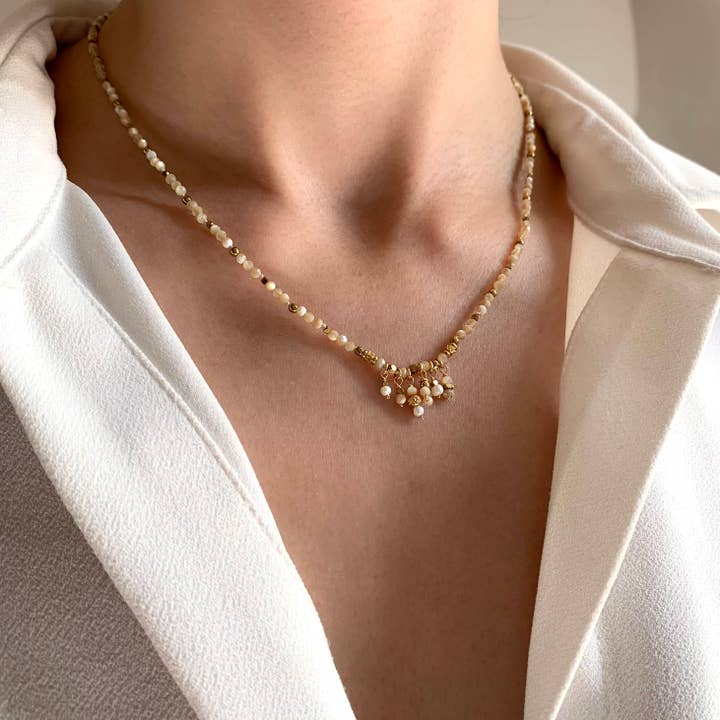 Victoire Collection - Wholesale Beaded/pearl necklace - White mother-of-pearl natural stone necklace3