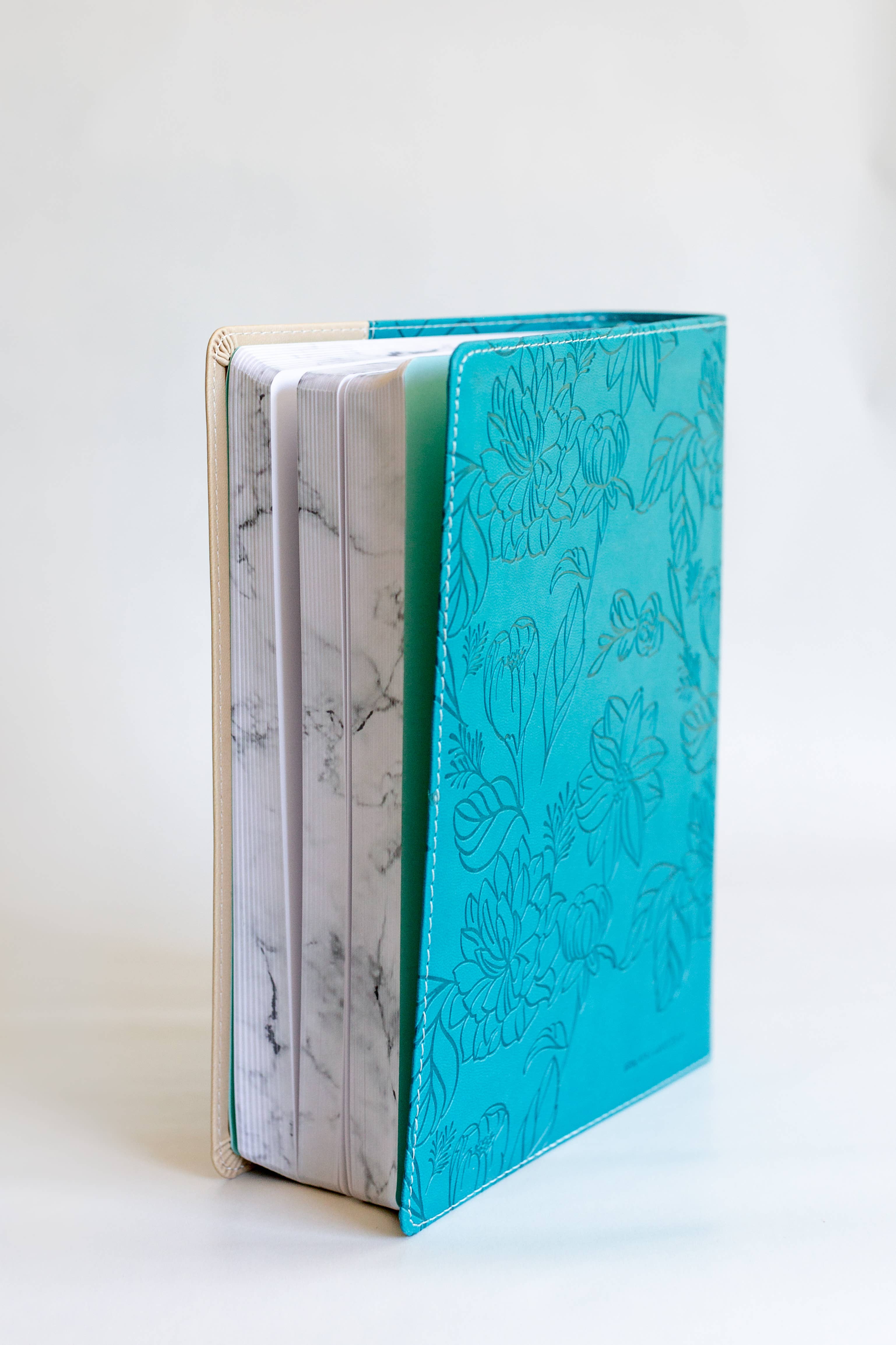 Barbour Publishing, Inc. - Wholesale Religion - Personal Reflections Kjv Bible With Prompts6