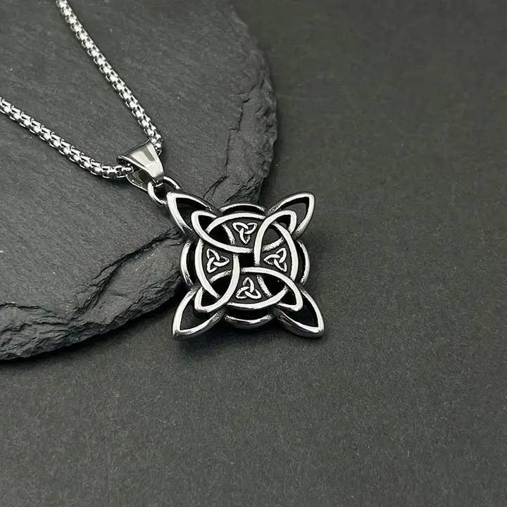 GemMeet - Venta al por mayor Collares con colgantes/abalorios - Collar con colgante nórdico con nudo celta viking