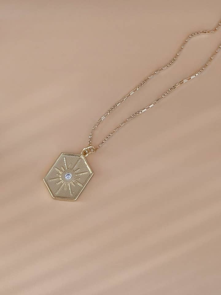 Colar Starburst Charm por atacado de Nuance Jewelry