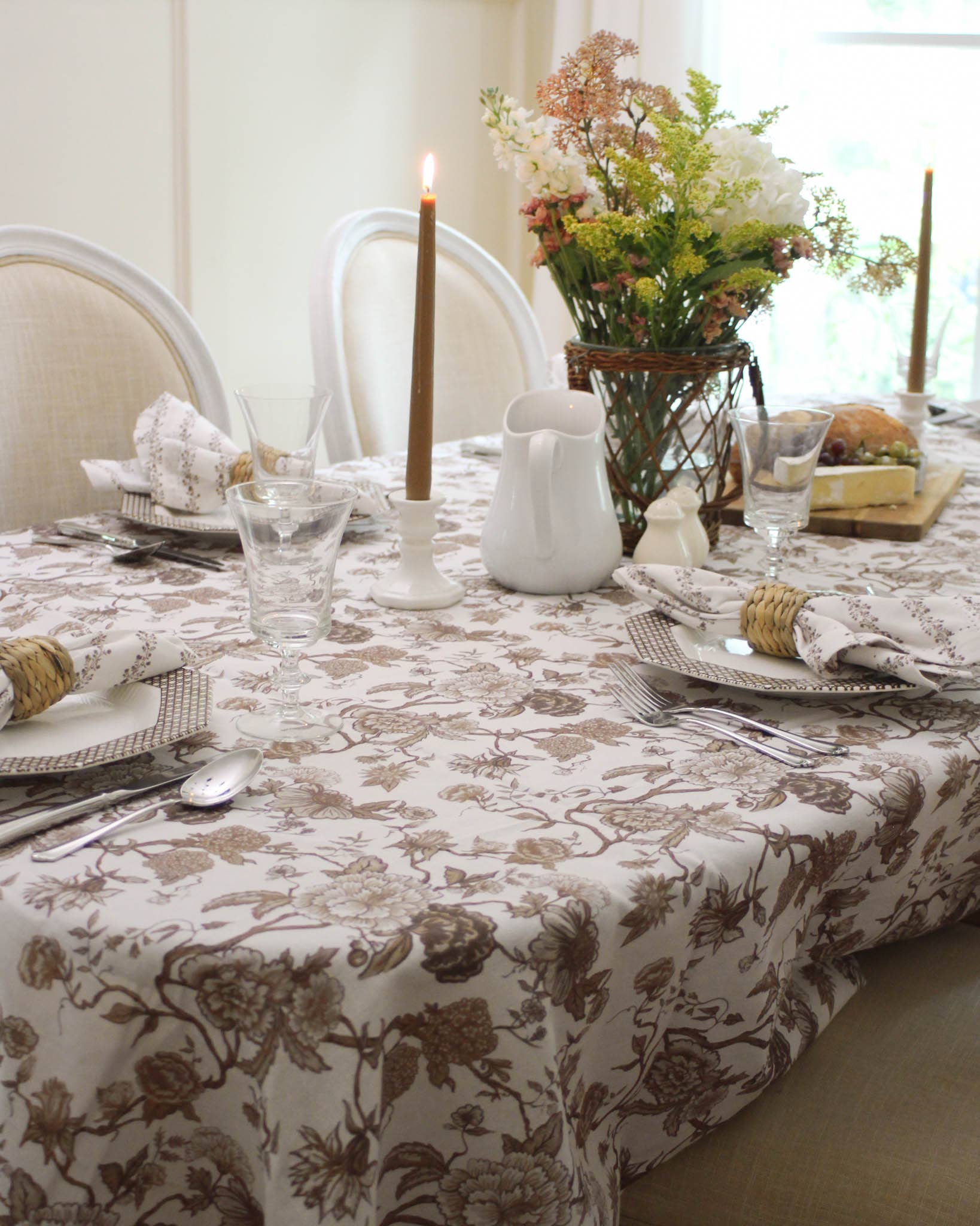 Castaño Mantel de algodón marrón castaño con estampado floral para decoración de mesa de otoño de venta al por mayor en Faire6