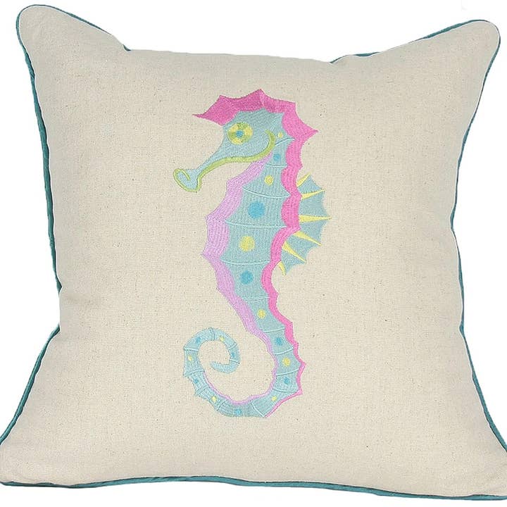 Almohada Coastal Seahorse de 18 x 18 pulgadas, multicolor para venta al por mayor de Xia Home Fashions & Manor Luxe