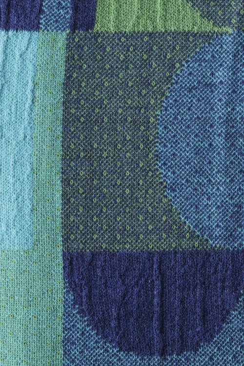 McKernan - Wholesale Hand Warmer - Soho Wristwarmers – Merino Wool with Circle Graphic Motif2