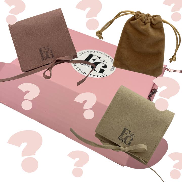 Coffret Surprise & Éclat - Ensemble Mystère de Bijoux 3 Pièces (Valeur de 90 $+) pour la vente par Fiona Grace