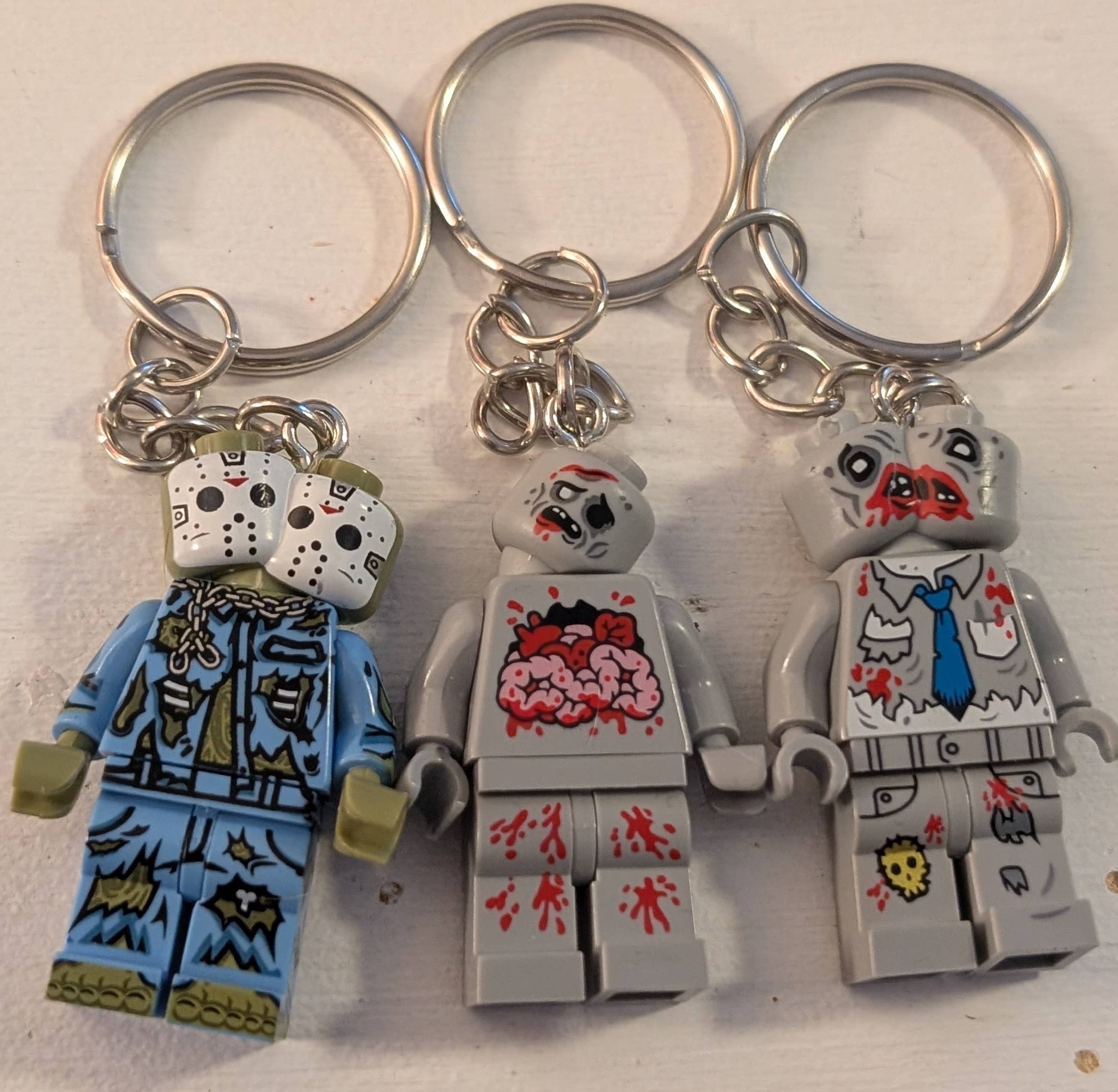 Con-Quest Crafts - Wholesale Keychain - Unisex - Horror Inspired Minifigure Keychains Movie Characters17