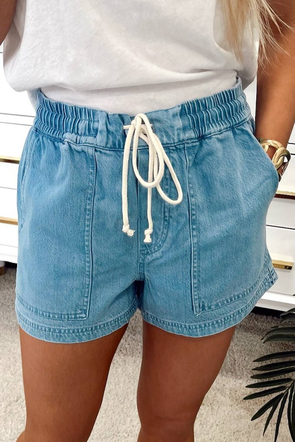Beau Blue Contrast Drawstring Elastic Waistband Denim Shorts for wholesale on Faire