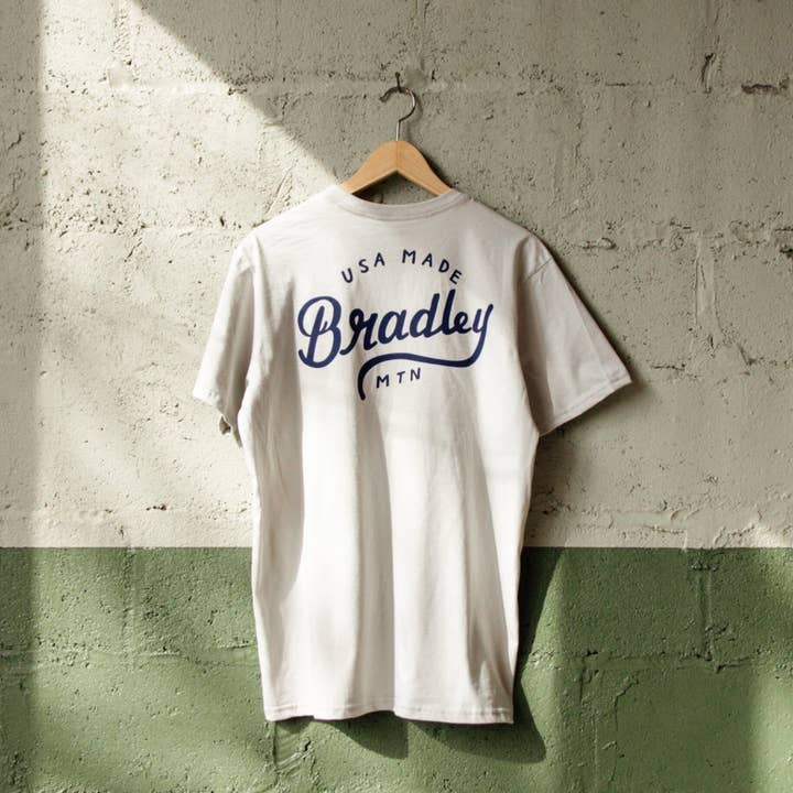 T-shirt Bradley USA pour la vente par Bradley Mountain