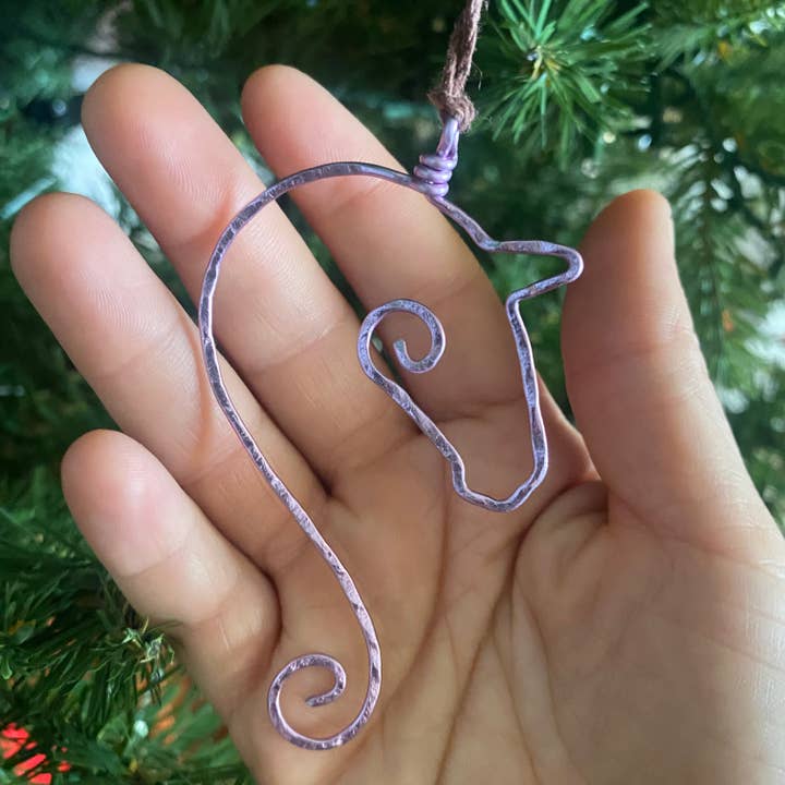 Dekofigur Pferd, mit Lavendeldraht umwickelt für den Großhandel von The Beaded Pony