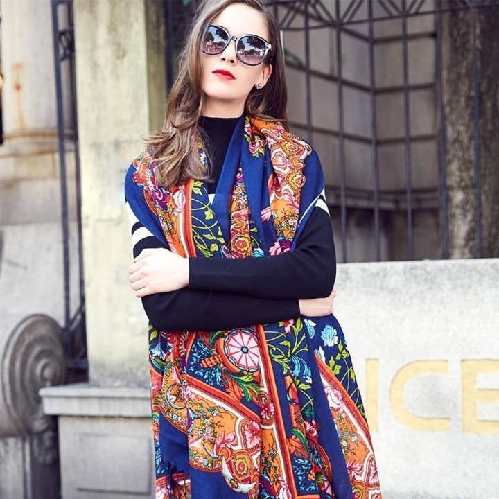 Châle en laine de jardin du soir pour la vente par Scarflings