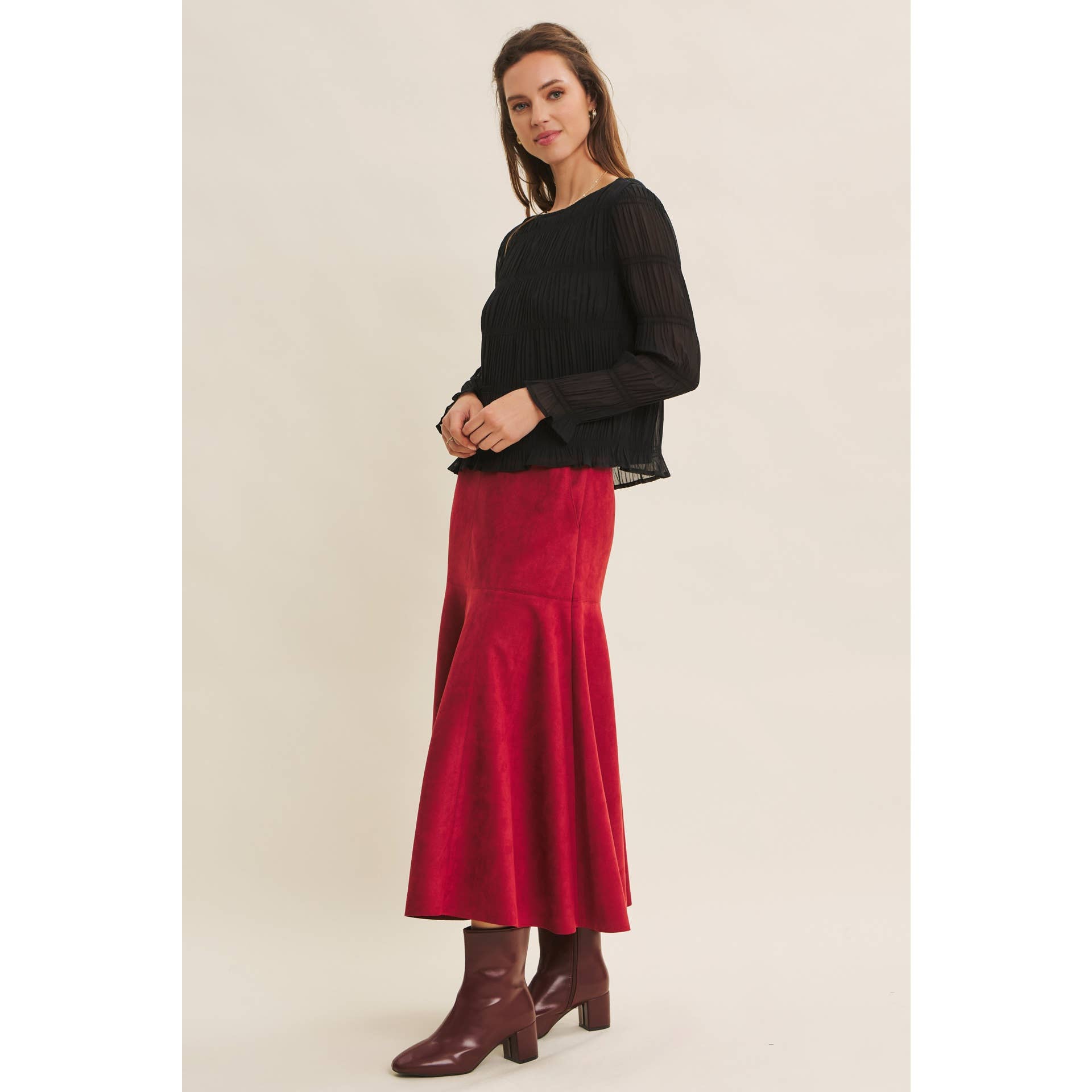 in february – wholesale Kjol - Dam – VEGANSK MOCKA PANELERAD A-LINJE MIDI-KJOL6