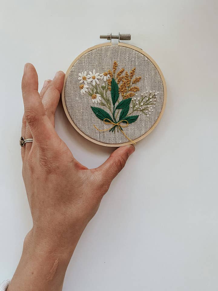 Tiny Bow Posy Kit ricamo per la vendita all'ingrosso da parte di Harvest Goods Co.