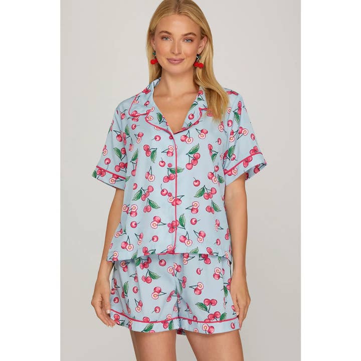 SET PIGIAMA CON STAMPA CILIEGIA per la vendita all'ingrosso da parte di STYLE USA