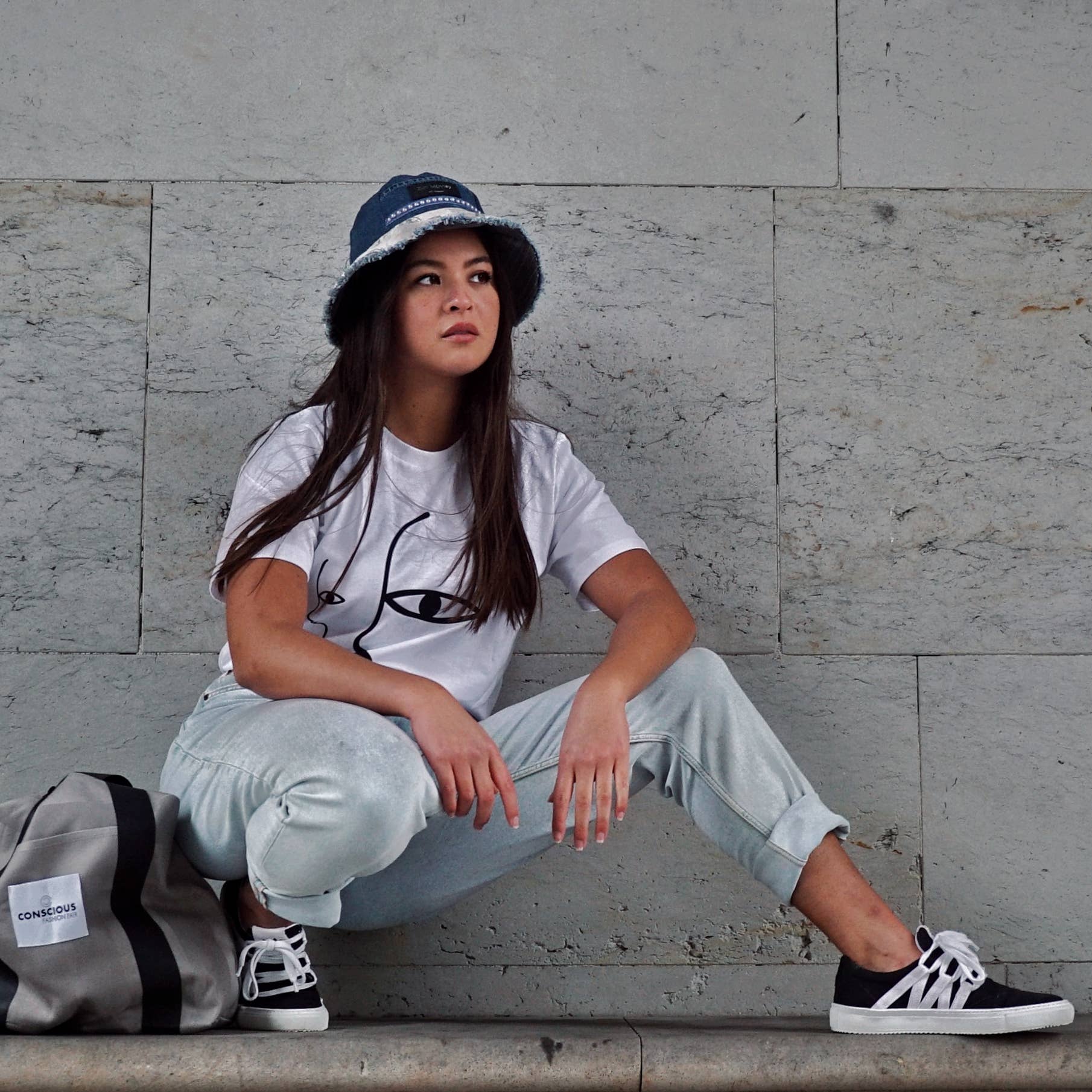 VAER – Großhandel Lifestyle-Sneaker – Damen – VAER Black Phoenix nachhaltiger Sneaker – Kreislaufwirtschaft & Upcycling4