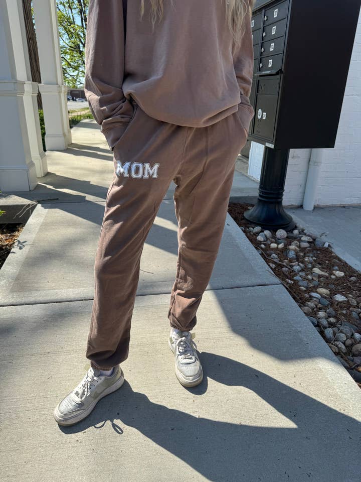 Manteaux MOM pour la vente par MJ Avenue