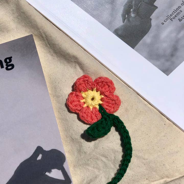 The Savage Hand - Venta al por mayor Marcapáginas - Marcapáginas de crochet con flor1