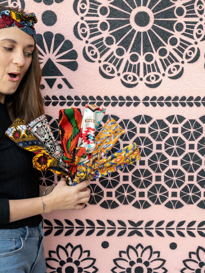 Udvalg af pandebånd fra forskellige lande for engroshandel hos Atelier Moea