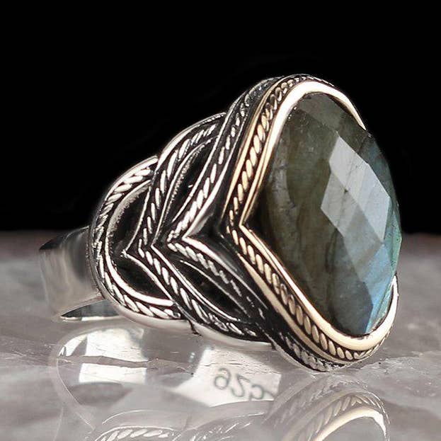 Labradorit-Edelsteinring aus Sterlingsilber für den Großhandel von Ephesus Jewelry