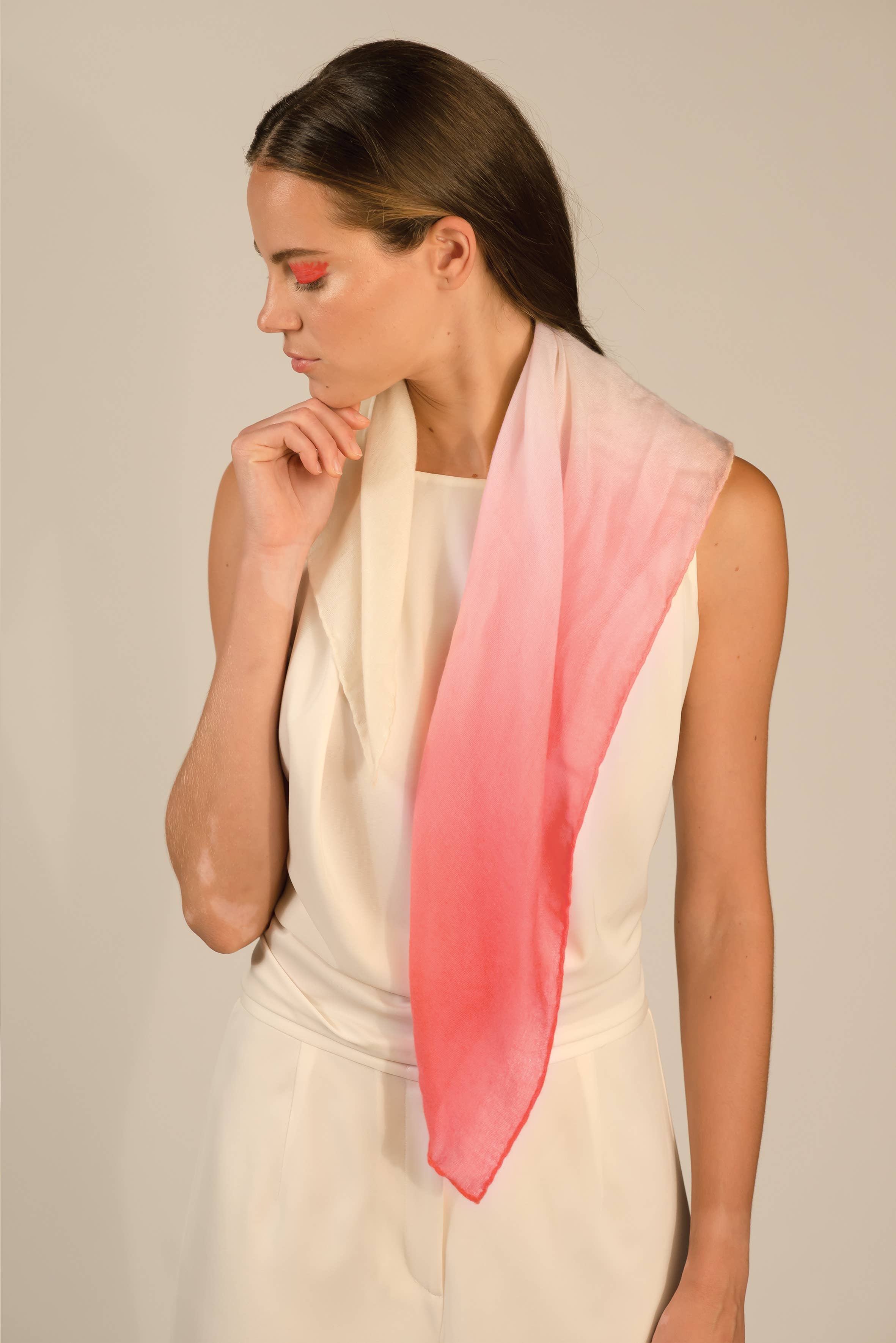 Abstract - Wholesale Scarf - Women's - Hand-dyed degradè scarf in pure cashmere6