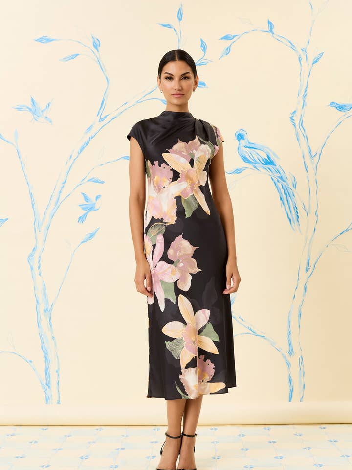 ROBE BIAIS AVEC PLIS AUX ÉPAULES pour la vente par Maggy London Group