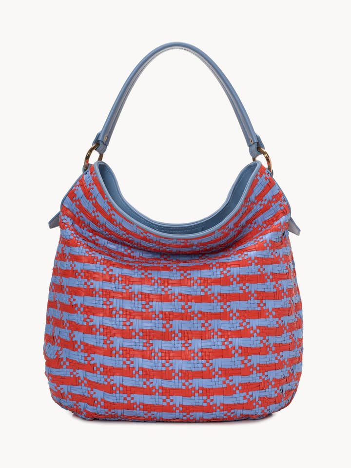 Le projet d'upcycling Hobo en nappa tressée pour la vente par Sapaf