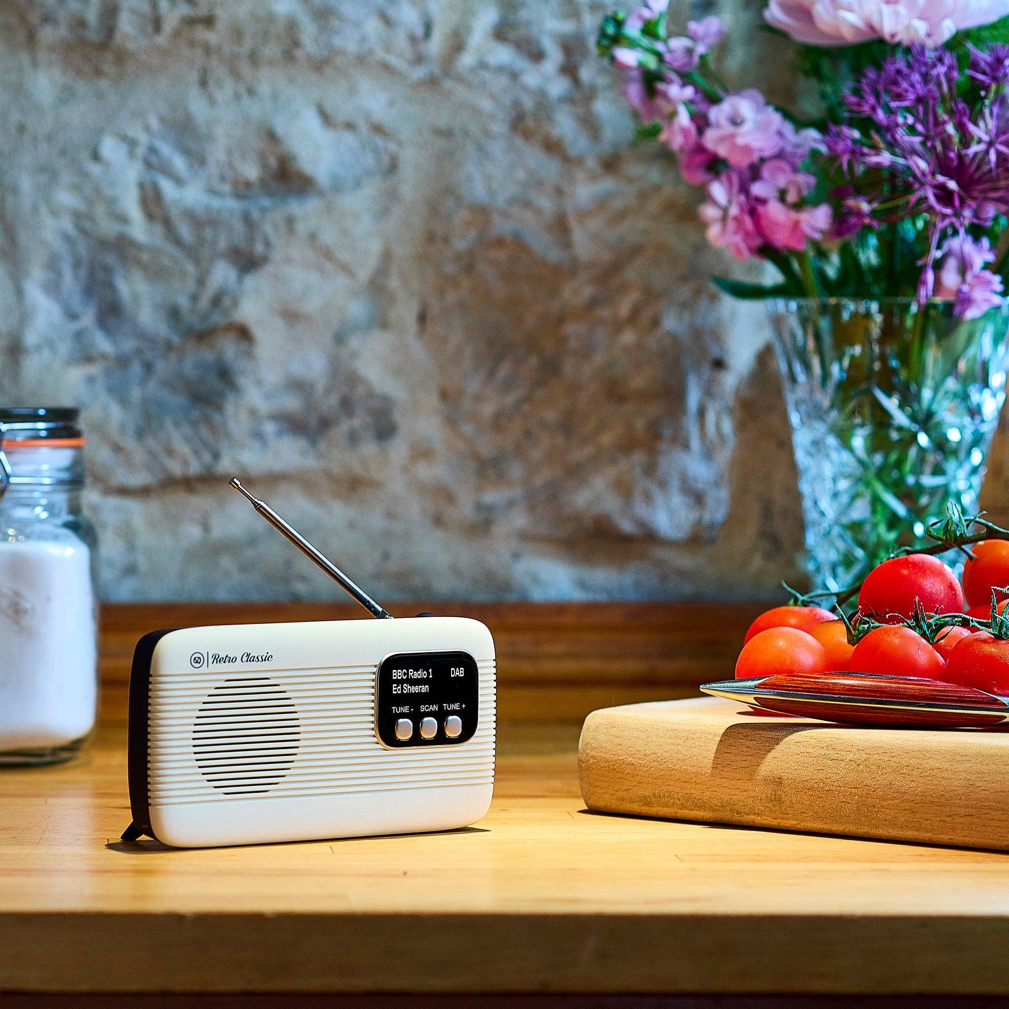 New Dawn Innovations – wholesale Speakers – Retro Classic4