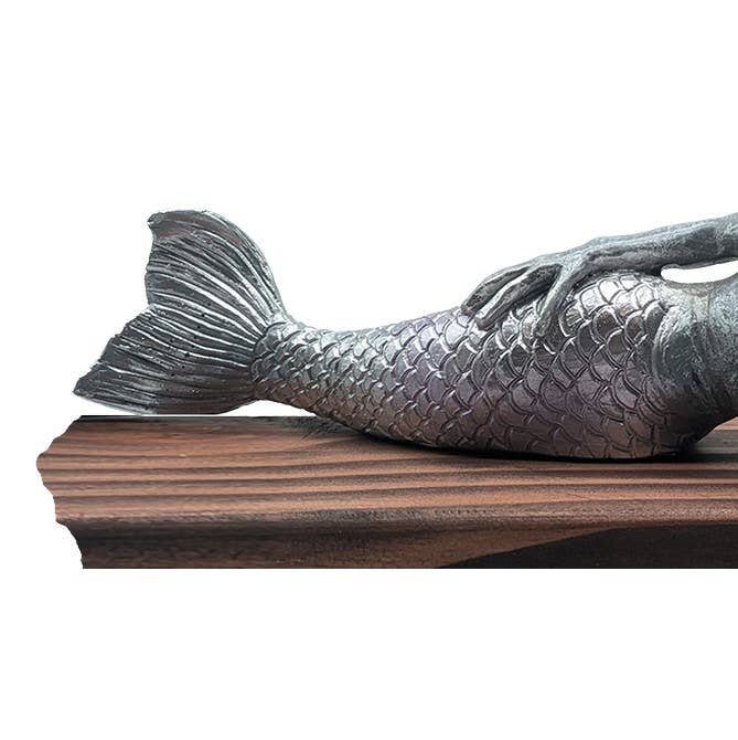 John Bernard & Company – Engroshandel Pyntefigur – Alien Invasion Sexy 10“ Liggende Merman Alien Statue Mermale11