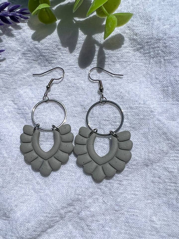 Jade - Brincos em Barro Polímero por atacado de Emmie Mae Clay - Handmade Jewelry