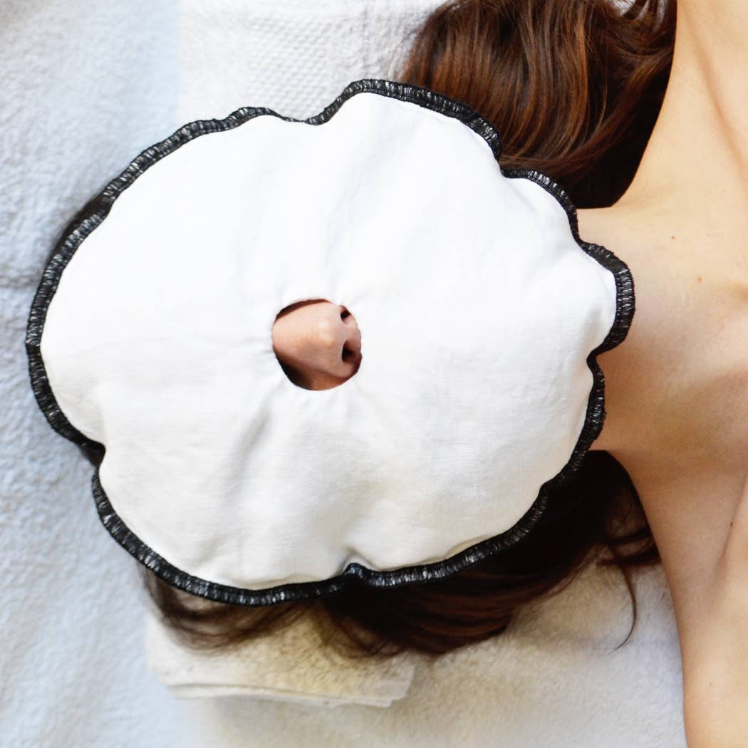 SOOPZ - Wholesale Skincare Face Mask - Heating and cooling face mask - relaxation1