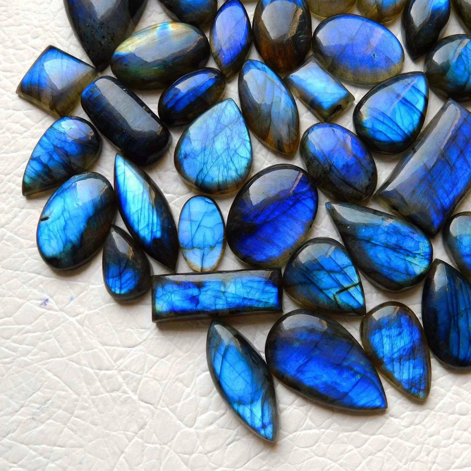 Handmade Jewels – wholesale Spiritual stone/crystal – Labradorite Blue Loose Cabochons - Spectrolite, Assorted shapes and Sizes2