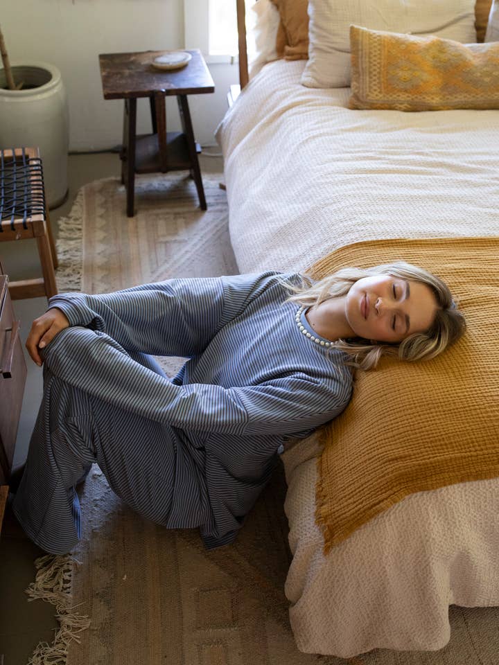 Things Between - Wholesale Sweatshirt - Women's - Levi Top1