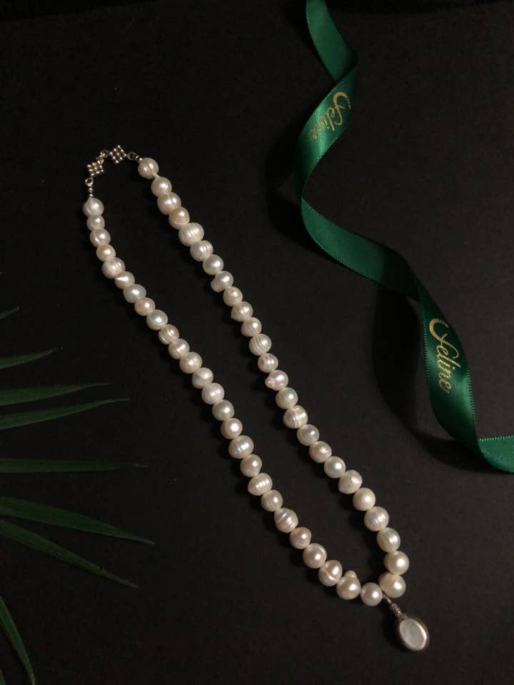 Arsinoe-Perlenkette für den Großhandel von Feline Jewelry Studio Universe