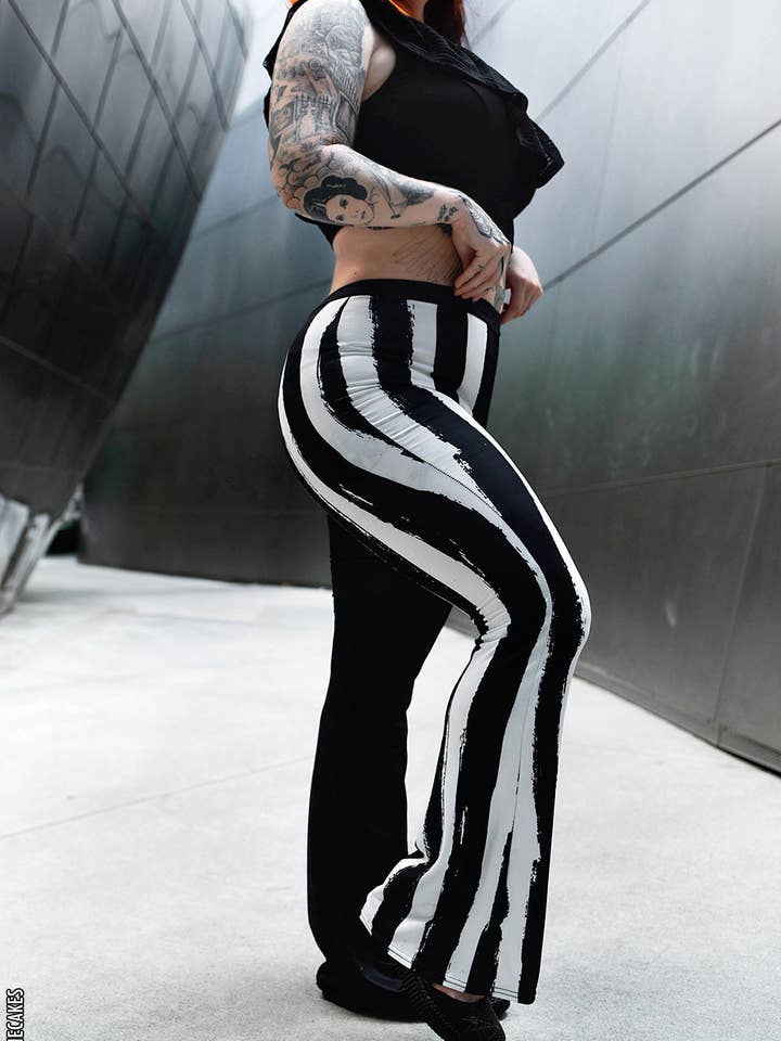 Pantalones de Campana Rayados Extraños y Poco Comunes para venta al por mayor de vampirefreaks