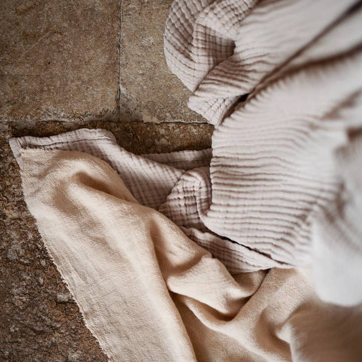 Maison Masarin – Engroshandel Dug – Rå fransk linnedplaid, dug og gardin - forår/sommer9