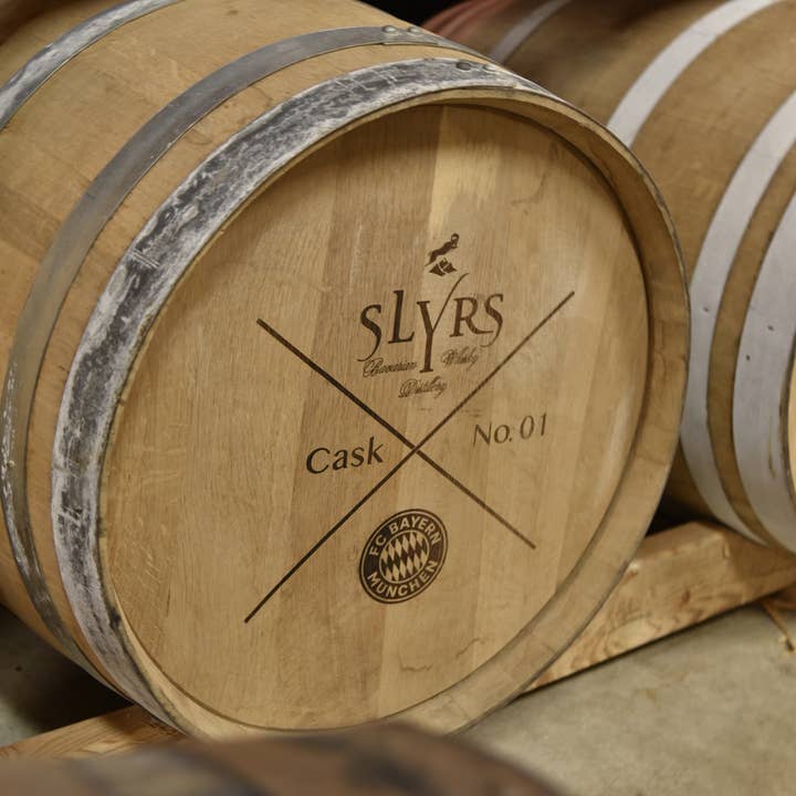 SLYRS Bavarian Whisky Distillery - Wholesale Whiskey - SLYRS Champions MALT Whisky FC Bayern Munich Edition 40% vol2